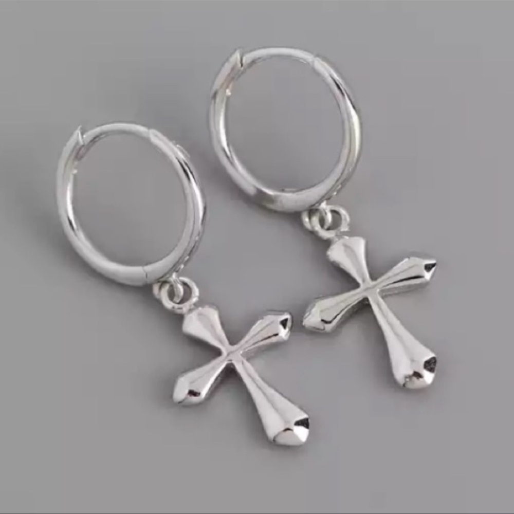 🔥NWT STERLING SILVER CROSS EARRINGS💗💗💗